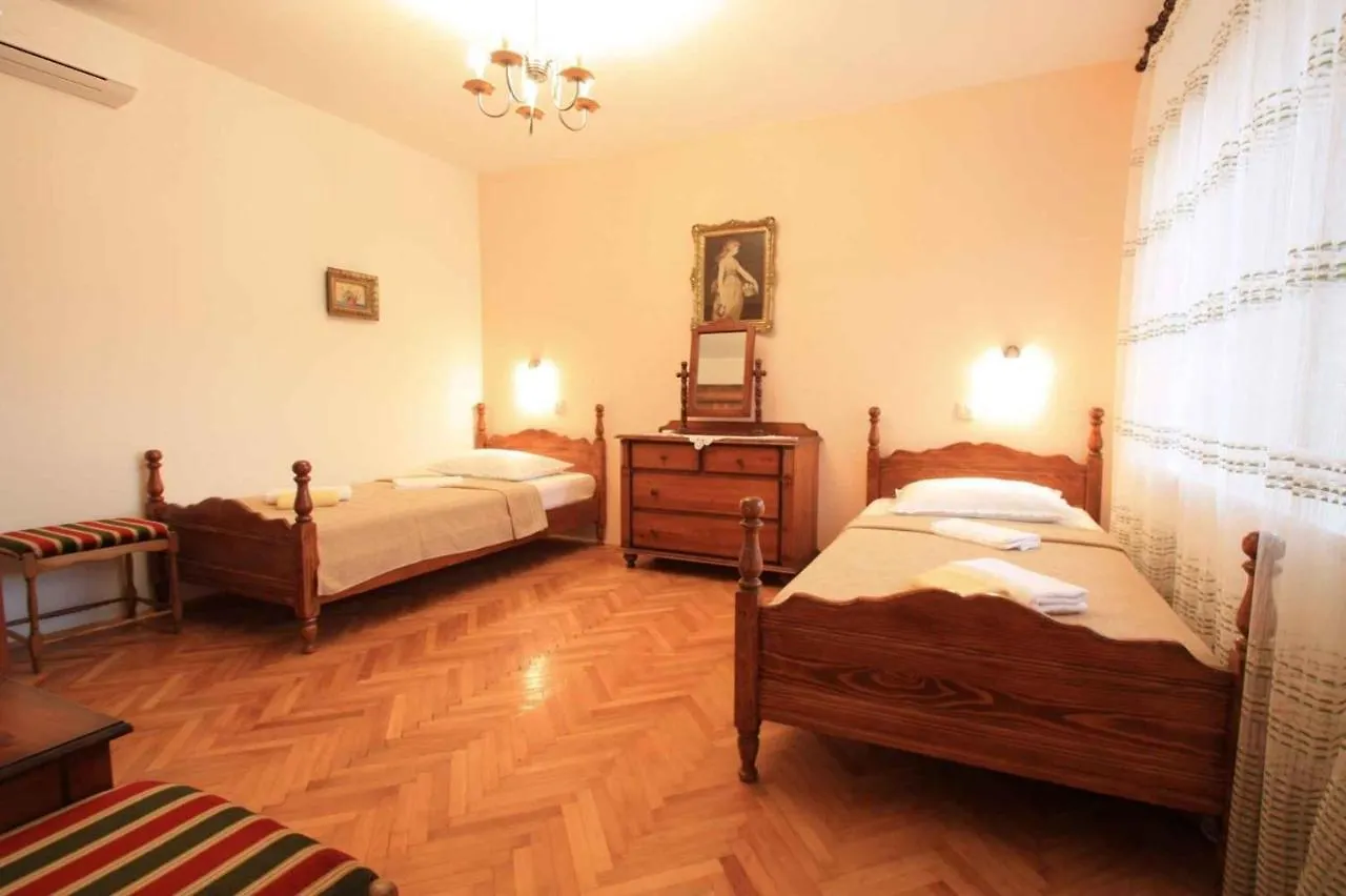 Holiday Home In Grizane 39314 Croatia