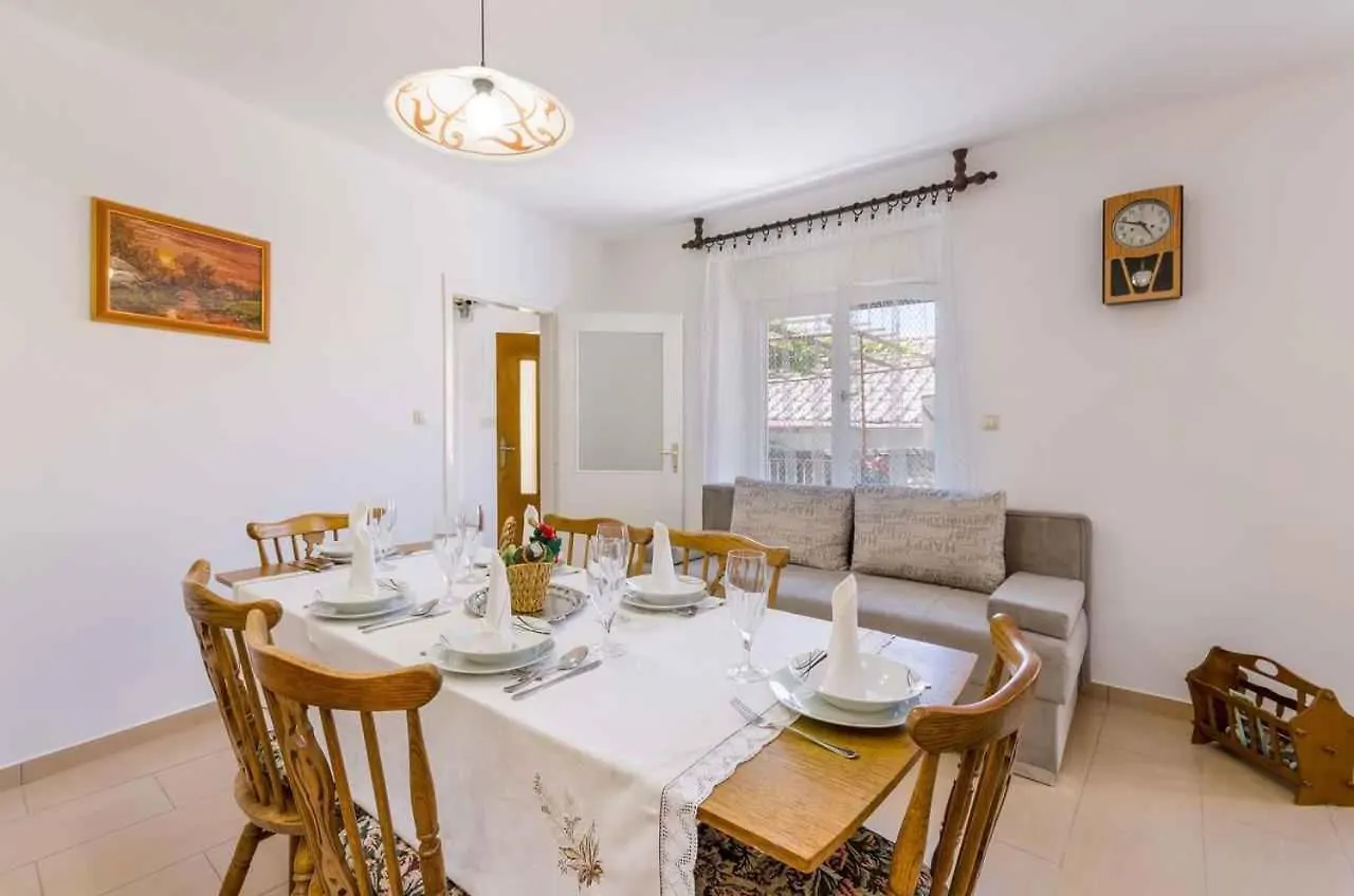 Holiday Home In Grizane 39314 Croatia